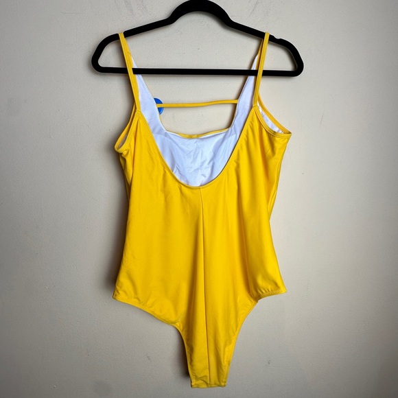 Cupshe Bright Yellow One-Piece Swimsuit NWT Retro Blue Button Cheeky Size XXL - Picture 7 of 16